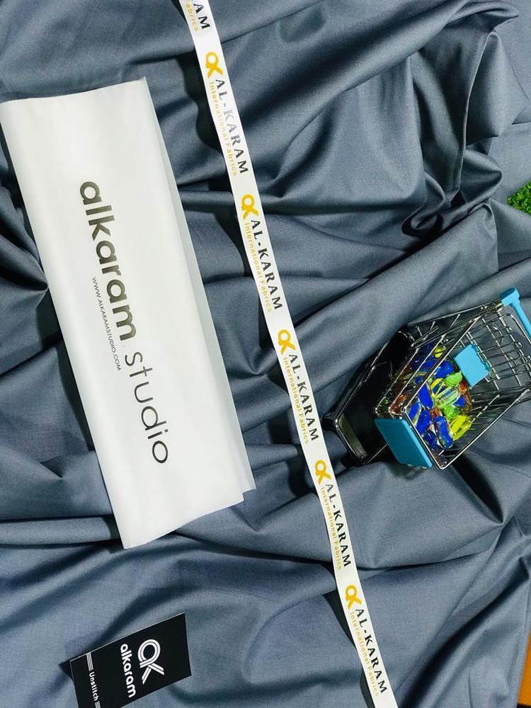 Men’s Unstitched Wash & Wear Summer Suit – Plain Fabric with Buttons & Brand Tag (4 Meters)